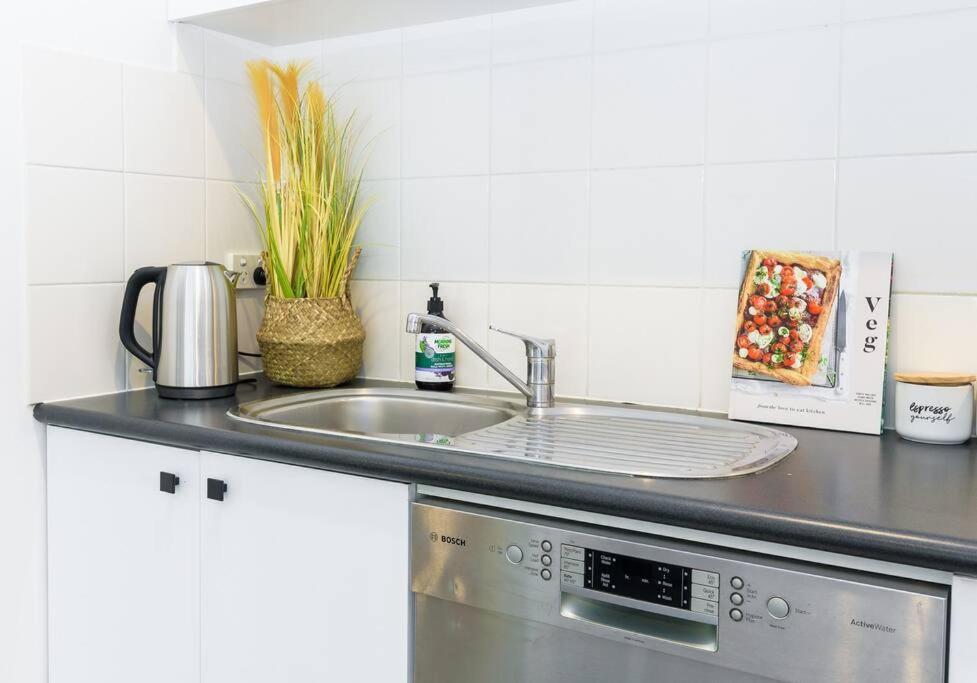Cozy 1 Bedder In St Kilda With Balcony Apartment Melbourne Exterior photo